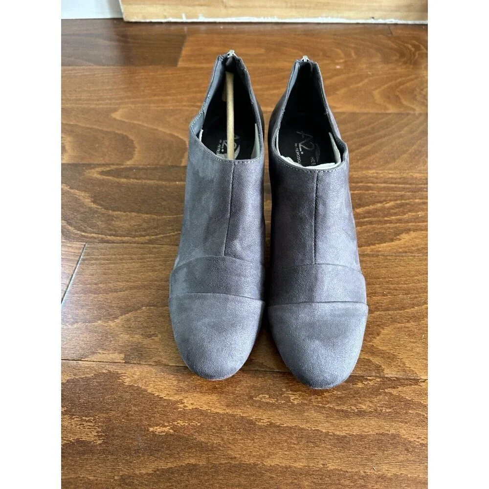 A2 by Aerosoles Sixth Avenue Booties Gray Suede Ankle Zip 10‎ M NEW